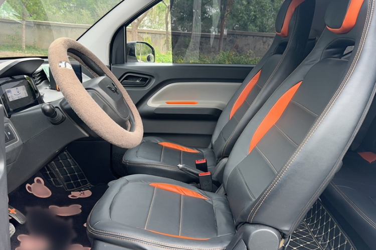 Used Wuling Hongguang MINIEV 2020 Zizai Version Lithium-NMC Left Front Seat