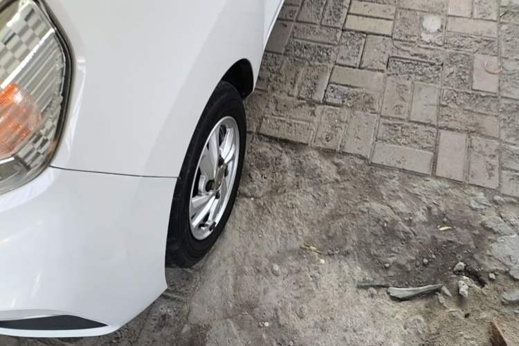 Used Wuling Hongguang MINIEV 2020 Freedom Version Lithium Iron Phosphate Left Front Wheel Hub