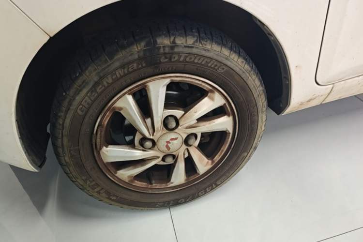 Used Wuling Hongguang MINIEV 2020 Freedom Version Lithium Iron Phosphate Left Front Wheel Hub
