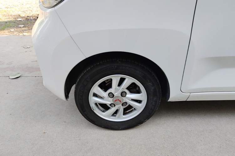 Used Wuling Hongguang MINIEV 2020 Freedom Version Lithium Iron Phosphate Left Front Wheel Hub