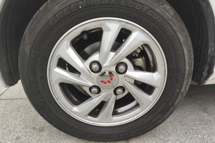 Used Wuling Hongguang MINIEV 2020 Enjoyment Model Lithium Iron Phosphate Left Front Wheel Hub
