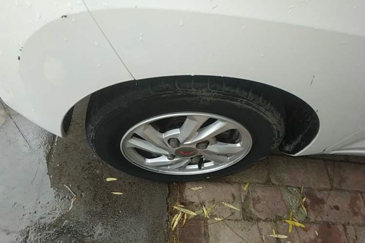 Used Wuling Hongguang MINIEV 2020 Enjoyment Model Lithium Iron Phosphate Left Front Wheel Hub