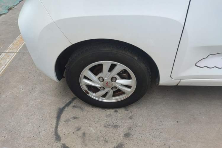 Used Wuling Hongguang MINIEV 2020 Freedom Version Lithium Iron Phosphate Left Front Wheel Hub