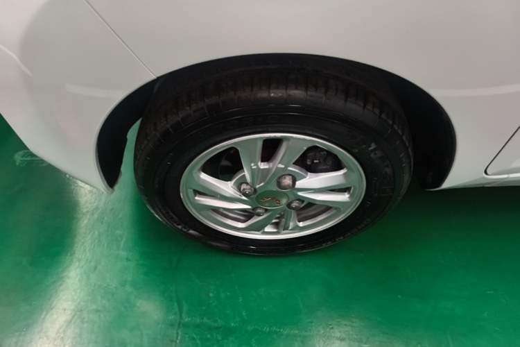 Used Wuling Hongguang MINIEV 2020 Easy Version Lithium-Ion Battery Left Front Wheel Hub