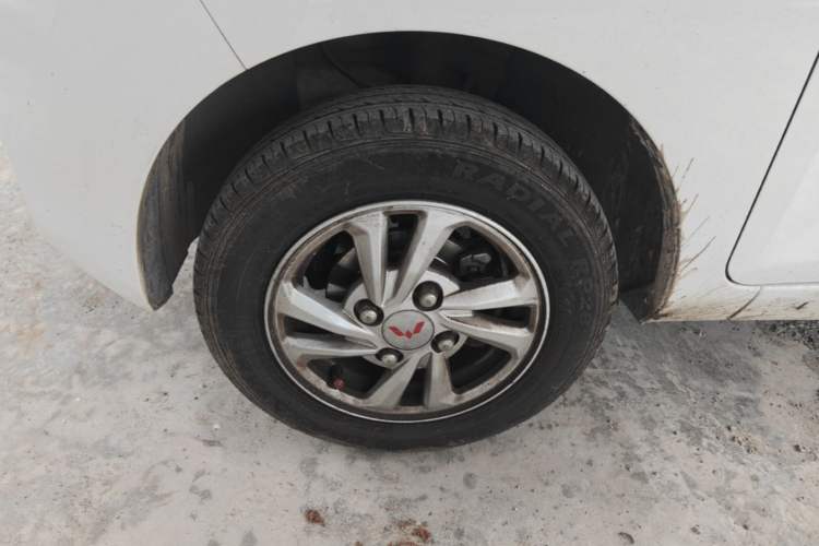 Used Wuling Hongguang MINIEV 2020 Freedom Version Lithium Iron Phosphate Left Front Wheel Hub