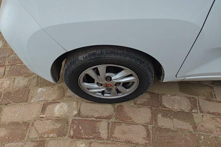 Used Wuling Hongguang MINIEV 2020 Freedom Version Lithium Iron Phosphate Left Front Wheel Hub