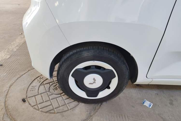 Used Wuling Hongguang MINIEV 2020 Enjoy Edition Lithium-Ion Battery Left Front Wheel Hub