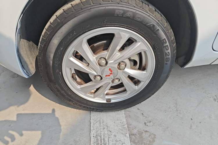 Used Wuling Hongguang MINIEV 2020 Zizai Version Lithium-NMC Left Front Wheel Hub