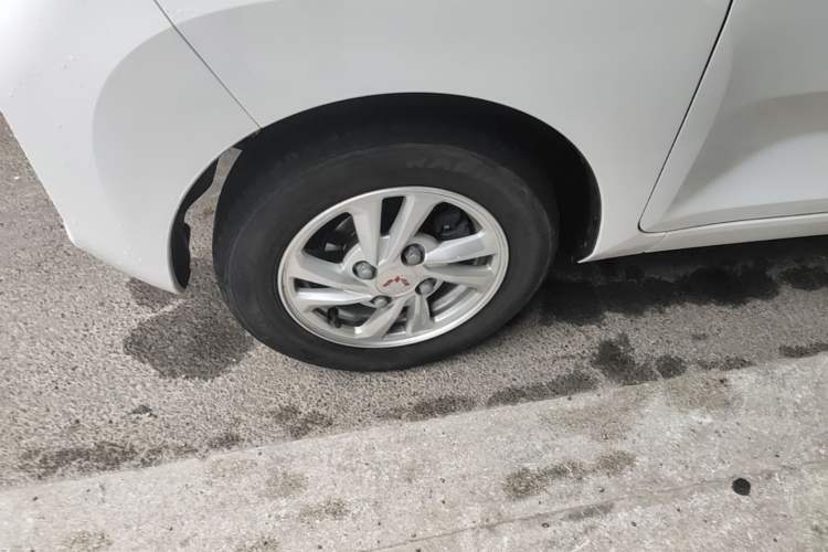 Used Wuling Hongguang MINIEV 2020 Freedom Version Lithium Iron Phosphate Left Front Wheel Hub