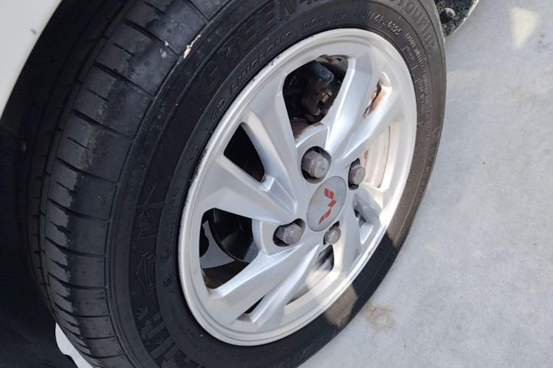Used Wuling Hongguang MINIEV 2020 Enjoyment Model Lithium Iron Phosphate Left Front Wheel Hub