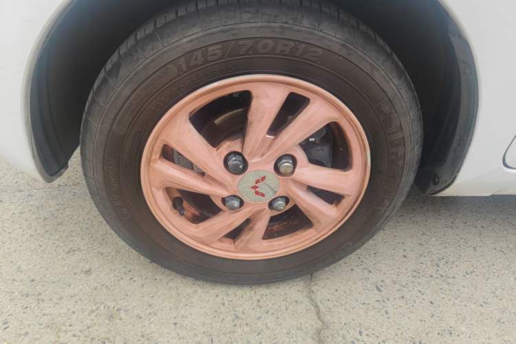 Used Wuling Hongguang MINIEV 2020 Freedom Version Lithium Iron Phosphate Left Front Wheel Hub