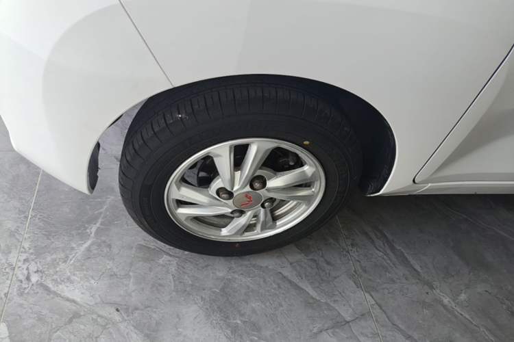 Used Wuling Hongguang MINIEV 2020 Zizai Version Lithium-NMC Left Front Wheel Hub