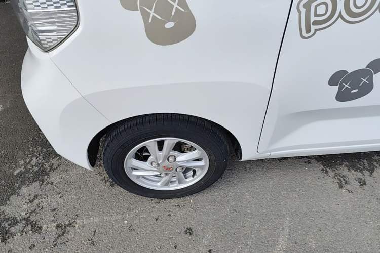 Used Wuling Hongguang MINIEV 2020 Freedom Version Lithium Iron Phosphate Left Front Wheel Hub