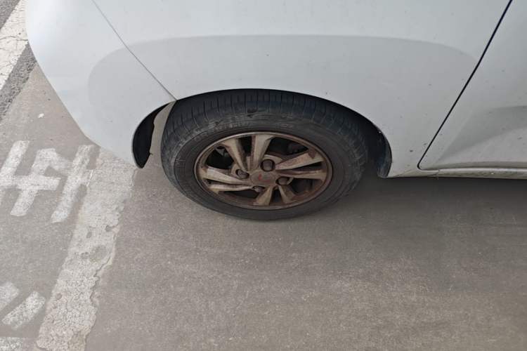 Used Wuling Hongguang MINIEV 2020 Freedom Version Lithium Iron Phosphate Left Front Wheel Hub