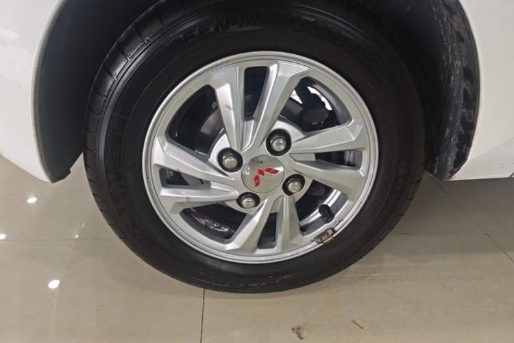 Used Wuling Hongguang MINIEV 2020 Enjoyment Model Lithium Iron Phosphate Left Front Wheel Hub