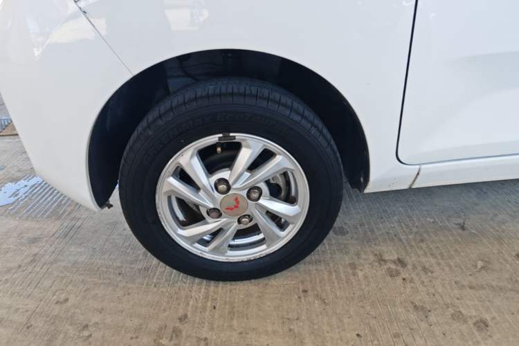 Used Wuling Hongguang MINIEV 2020 Zizai Version Lithium-NMC Left Front Wheel Hub