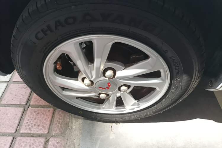 Used Wuling Hongguang MINIEV 2020 Enjoy Edition Lithium-Ion Battery Left Front Wheel Hub