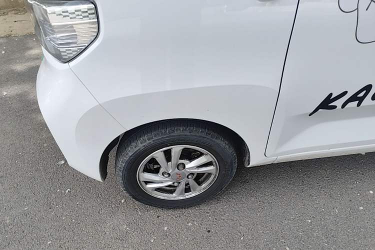 Used Wuling Hongguang MINIEV 2020 Freedom Version Lithium Iron Phosphate Left Front Wheel Hub