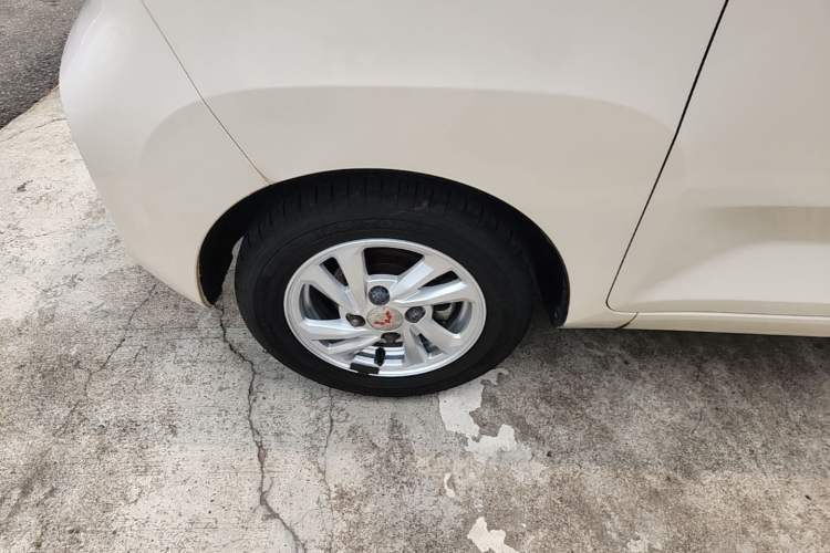 Used Wuling Hongguang MINIEV 2020 Enjoyment Model Lithium Iron Phosphate Left Front Wheel Hub