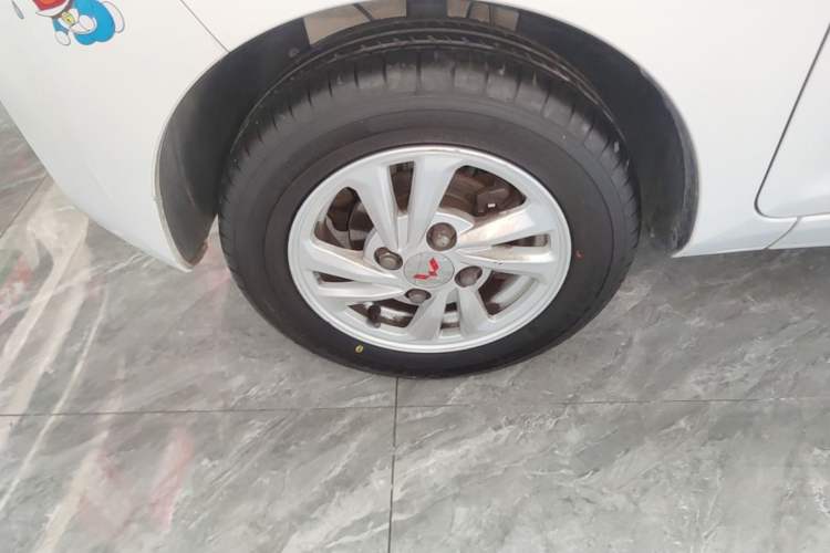 Used Wuling Hongguang MINIEV 2020 Zizai Version Lithium-NMC Left Front Wheel Hub