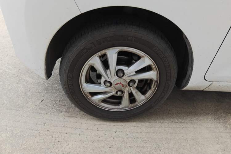 Used Wuling Hongguang MINIEV 2020 Freedom Version Lithium Iron Phosphate Left Front Wheel Hub