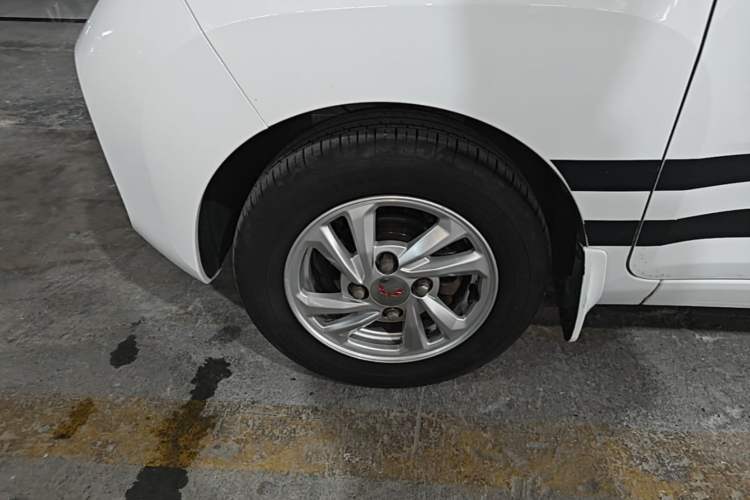 Used Wuling Hongguang MINIEV 2020 Enjoyment Model Lithium Iron Phosphate Left Front Wheel Hub