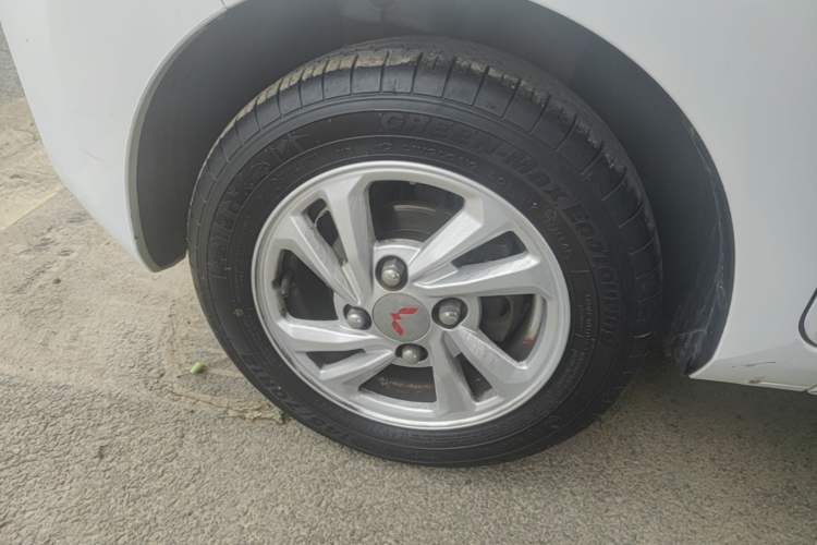 Used Wuling Hongguang MINIEV 2020 Zizai Version Lithium-NMC Left Front Wheel Hub