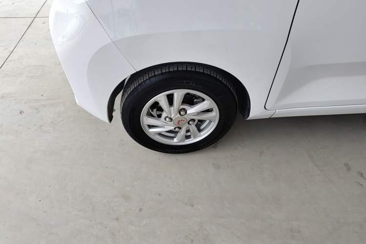 Used Wuling Hongguang MINIEV 2020 Enjoyment Model Lithium Iron Phosphate Left Front Wheel Hub