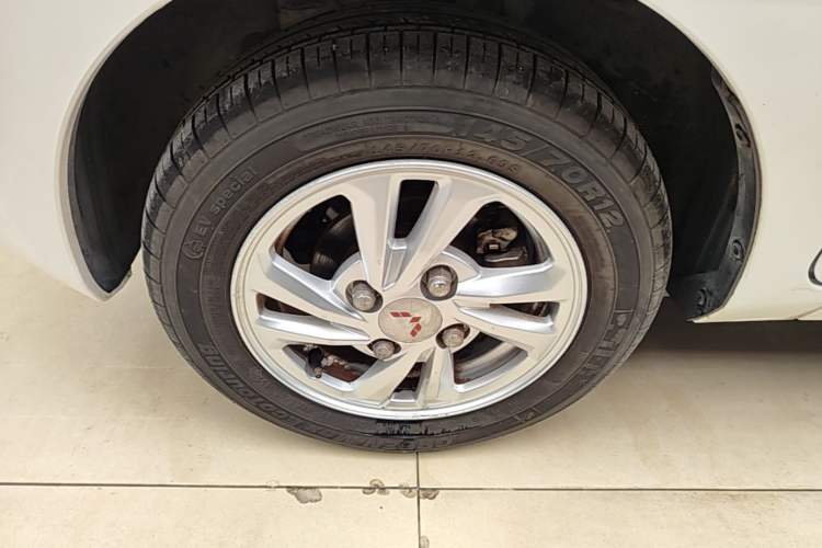 Used Wuling Hongguang MINIEV 2020 Freedom Version Lithium Iron Phosphate Left Front Wheel Hub