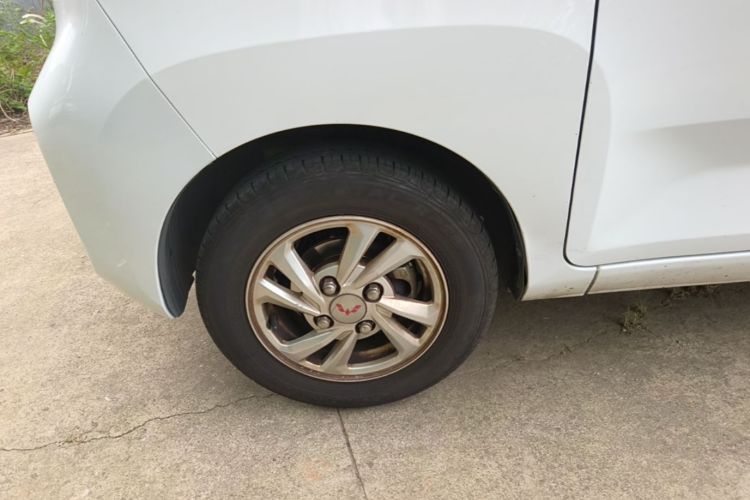 Used Wuling Hongguang MINIEV 2020 Freedom Version Lithium Iron Phosphate Left Front Wheel Hub