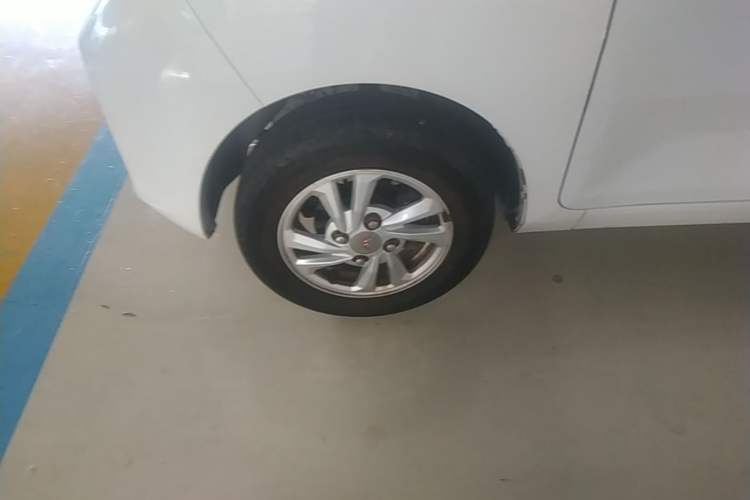 Used Wuling Hongguang MINIEV 2020 Freedom Version Lithium Iron Phosphate Left Front Wheel Hub