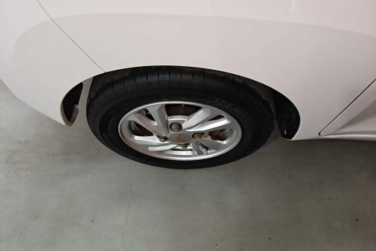 Used Wuling Hongguang MINIEV 2020 Zizai Version Lithium-NMC Left Front Wheel Hub