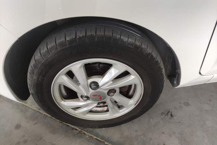 Used Wuling Hongguang MINIEV 2020 Enjoyment Model Lithium Iron Phosphate Left Front Wheel Hub