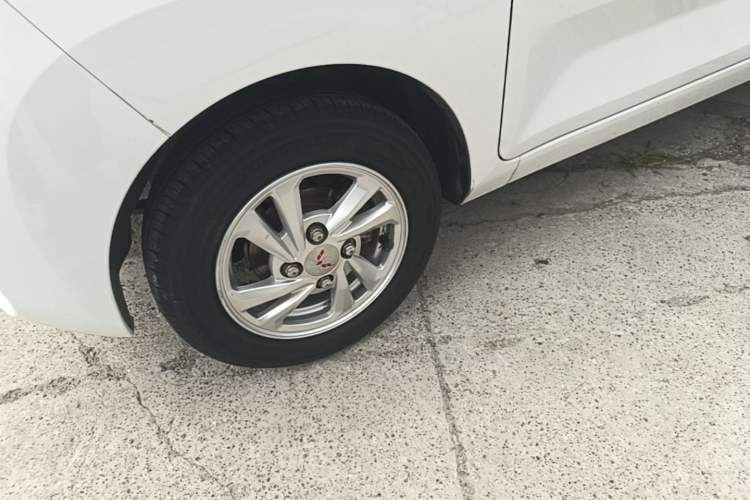 Used Wuling Hongguang MINIEV 2020 Enjoyment Model Lithium Iron Phosphate Left Front Wheel Hub