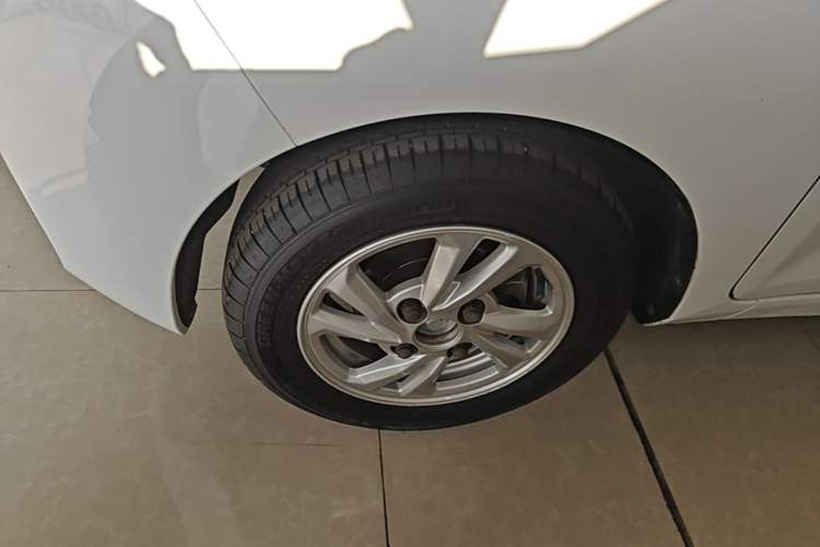 Used Wuling Hongguang MINIEV 2020 Enjoyment Model Lithium Iron Phosphate Left Front Wheel Hub