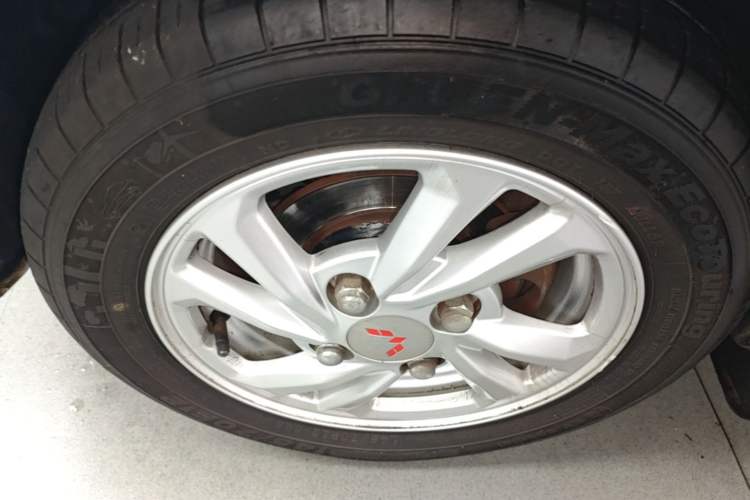 Used Wuling Hongguang MINIEV 2020 Enjoyment Model Lithium Iron Phosphate Left Front Wheel Hub