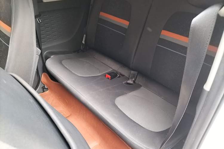 Used Wuling Hongguang MINIEV 2020 Enjoyment Model Lithium Iron Phosphate Left Rear Seat