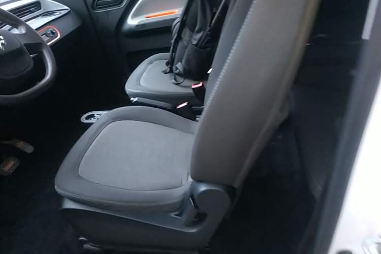 Used Wuling Hongguang MINIEV 2020 Enjoyment Model Lithium Iron Phosphate Left Rear Seat