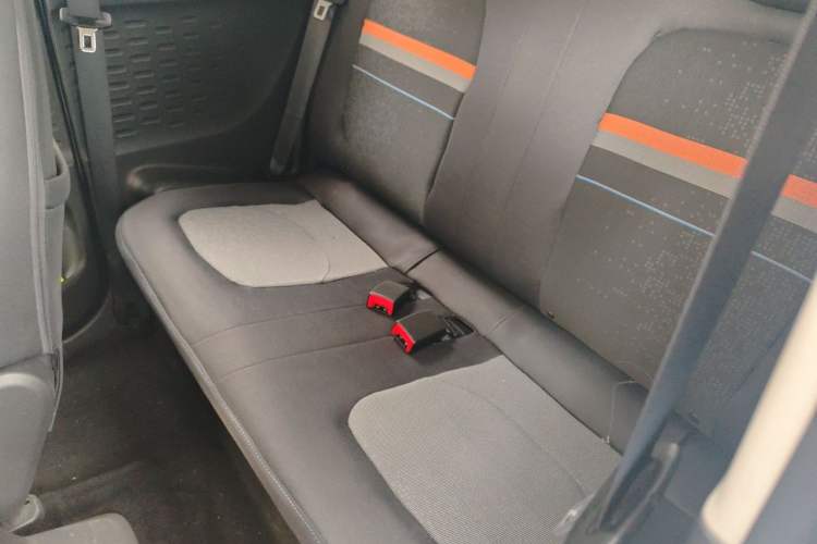 Used Wuling Hongguang MINIEV 2020 Enjoyment Model Lithium Iron Phosphate Left Rear Seat