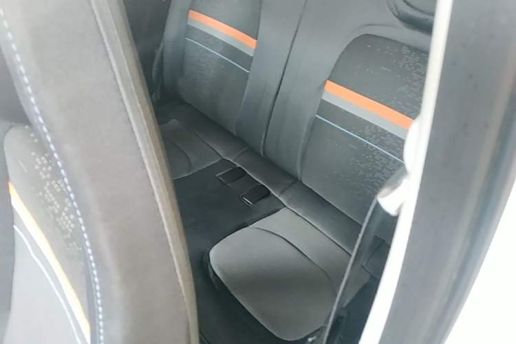 Used Wuling Hongguang MINIEV 2020 Enjoyment Model Lithium Iron Phosphate Left Rear Seat