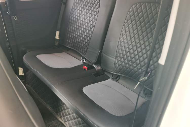 Used Wuling Hongguang MINIEV 2020 Enjoyment Model Lithium Iron Phosphate Left Rear Seat