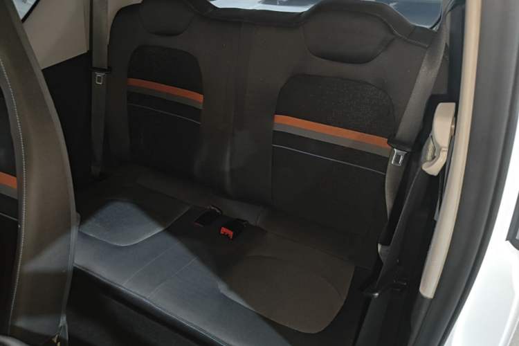 Used Wuling Hongguang MINIEV 2020 Enjoyment Model Lithium Iron Phosphate Left Rear Seat