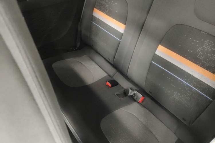 Used Wuling Hongguang MINIEV 2020 Enjoyment Model Lithium Iron Phosphate Left Rear Seat
