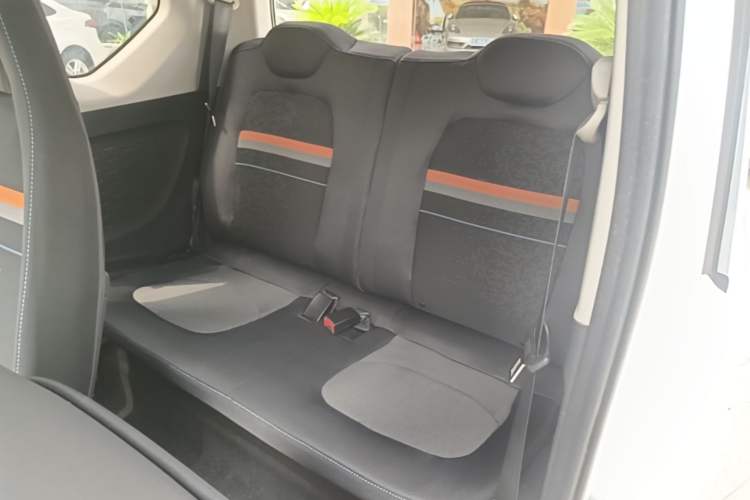 Used Wuling Hongguang MINIEV 2020 Enjoyment Model Lithium Iron Phosphate Left Rear Seat