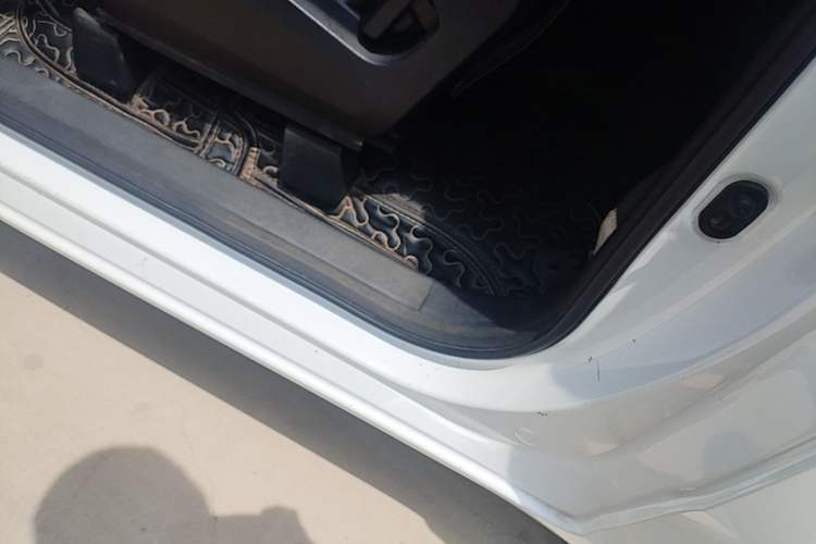 Used Wuling Hongguang MINIEV 2020 Freedom Version Lithium Iron Phosphate Left Side Sill