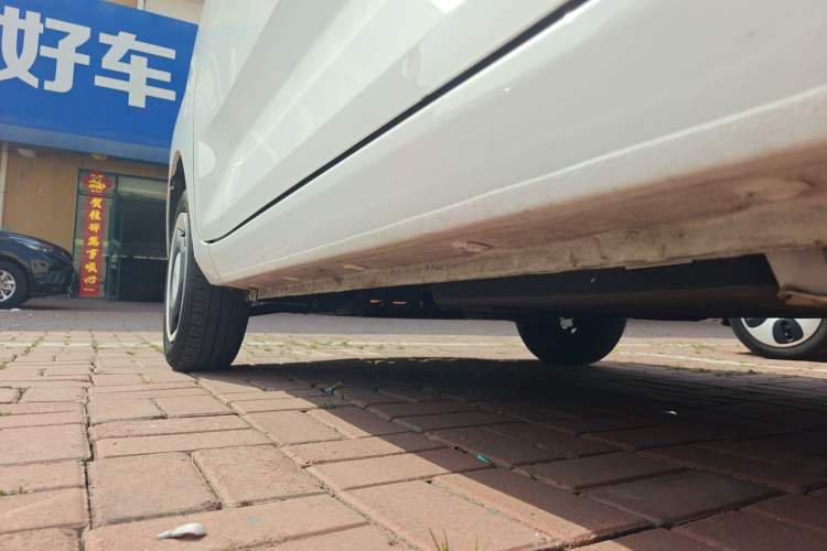 Used Wuling Hongguang MINIEV 2020 Lite Version Lithium Iron Phosphate Left Side Sill
