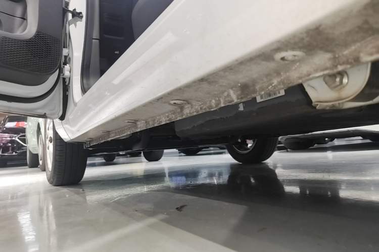 Used Wuling Hongguang MINIEV 2020 Zizai Version Lithium-NMC Left Side Sill