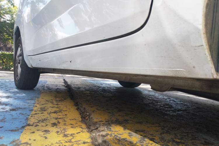 Used Wuling Hongguang MINIEV 2020 Lite Version Lithium Iron Phosphate Left Side Sill