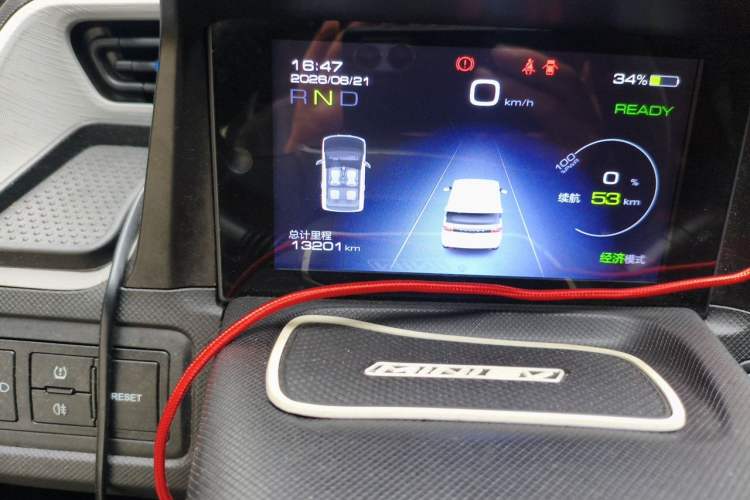 Used Wuling Hongguang MINIEV 2020 Enjoyment Model Lithium Iron Phosphate Odometer Close Up