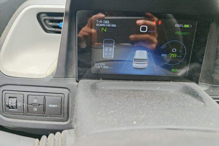 Used Wuling Hongguang MINIEV 2020 Zizai Version Lithium-NMC Odometer Close Up